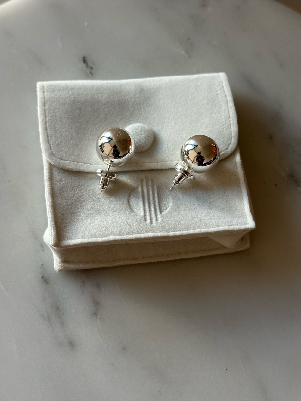 Khoi Kuru small silver earrings